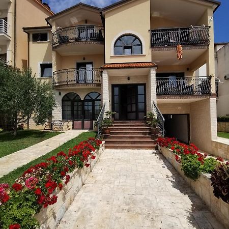 Apartments Ante Rovigno Esterno foto