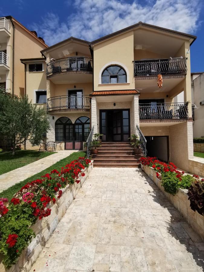 Apartments Ante Rovigno Esterno foto